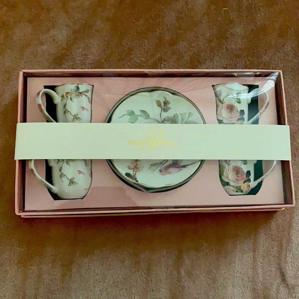 Small teacup set